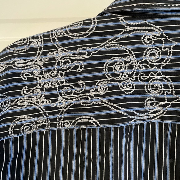 BLUE, Embroidered button Down Shirt Sz M - Picture 9 of 15